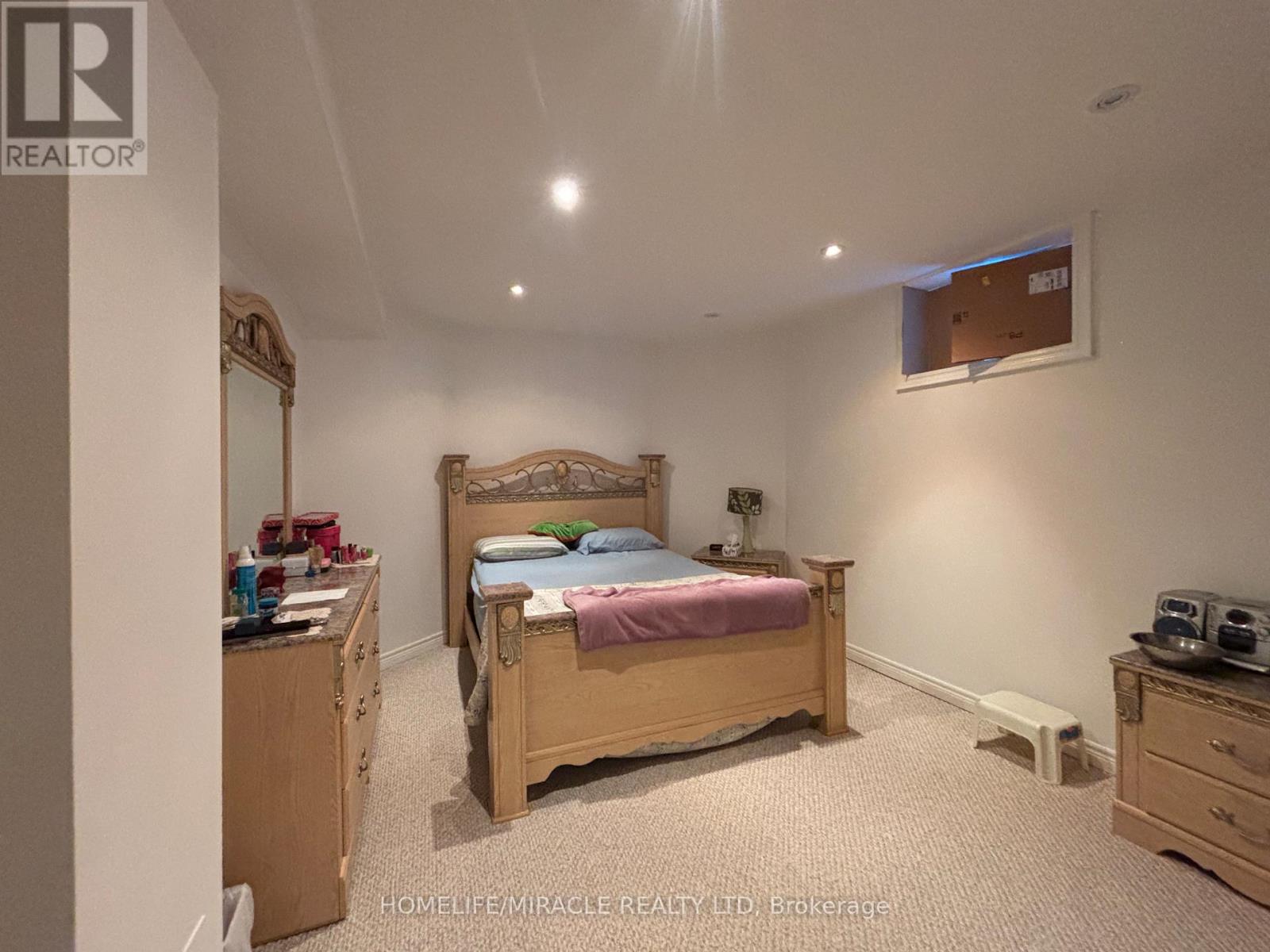 74 Colonel Bertram Road, Brampton, Ontario  L6Z 4A8 - Photo 6 - W13016332