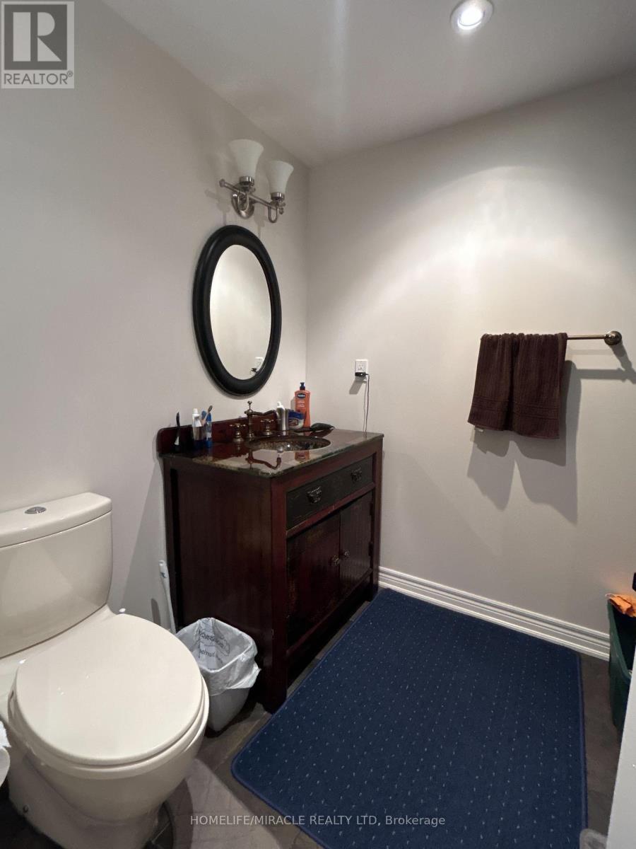 74 Colonel Bertram Road, Brampton, Ontario  L6Z 4A8 - Photo 7 - W13016332