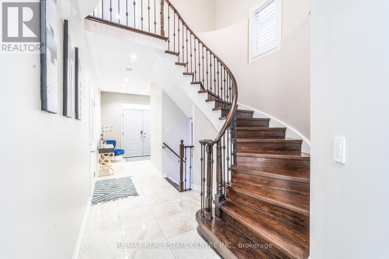 67 Gorevale Drive, Brampton, Ontario  L6P 2H2 - Photo 4 - W13044090