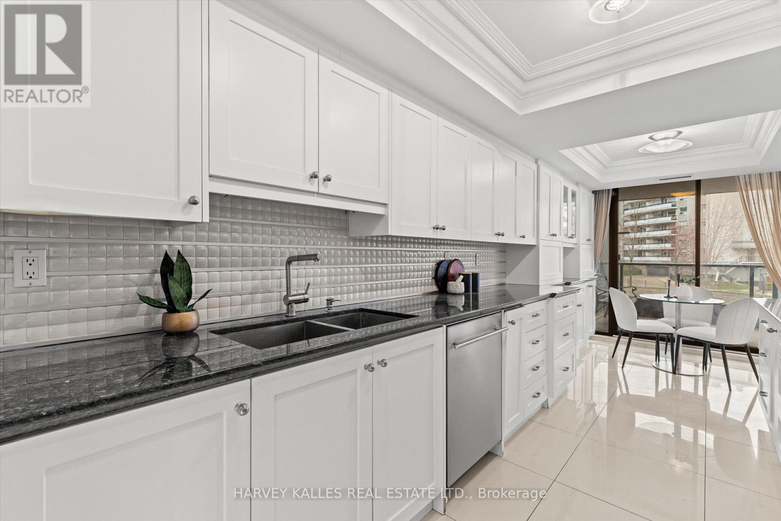 201 - 3900 Yonge Street, Toronto, Ontario  M4N 3N6 - Photo 14 - C13042934