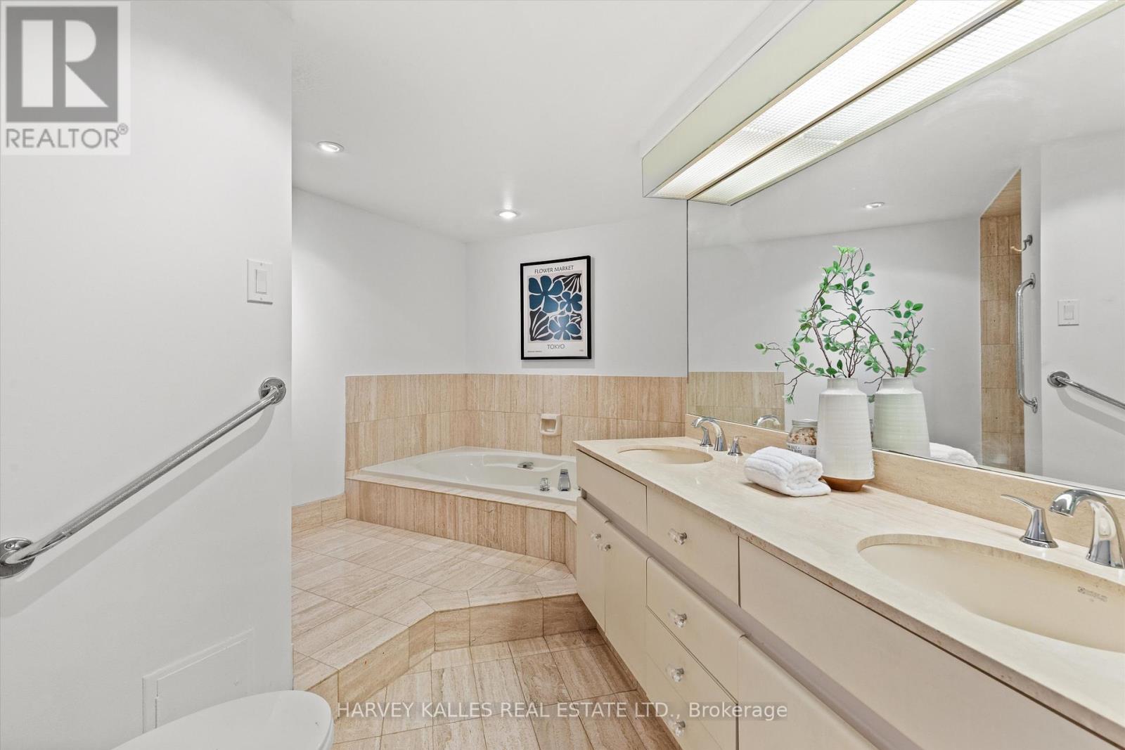 201 - 3900 Yonge Street, Toronto, Ontario  M4N 3N6 - Photo 20 - C13042934