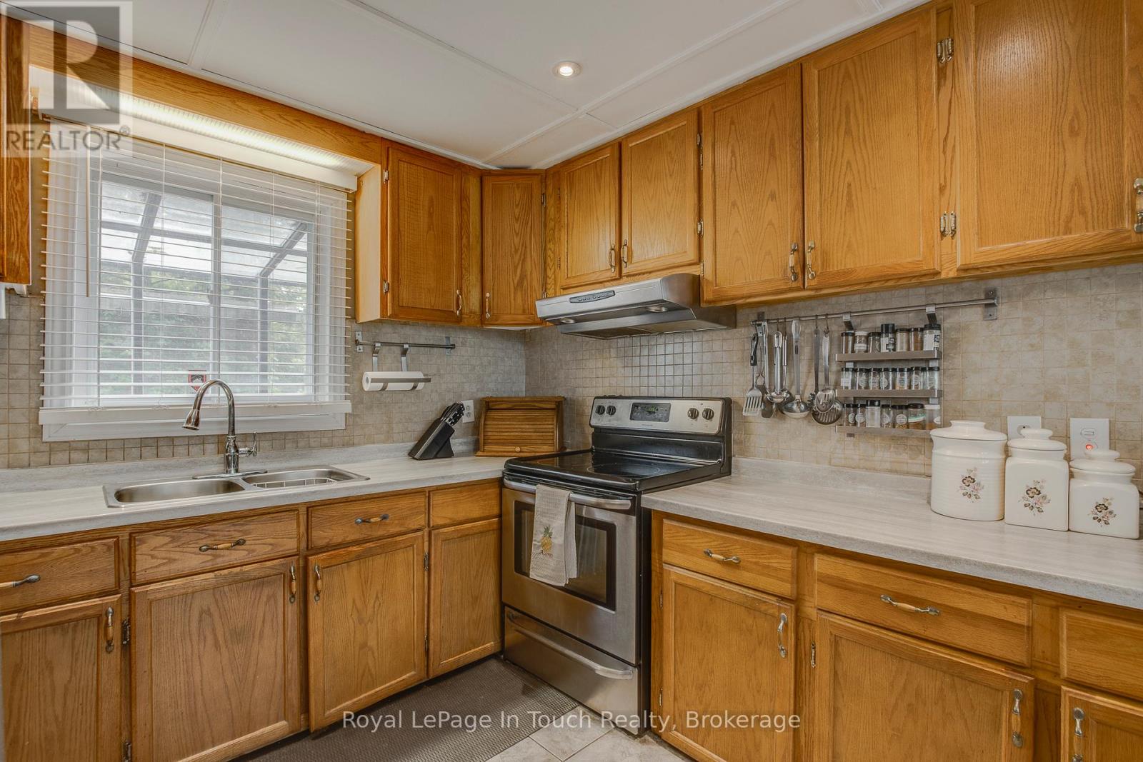 35 Tiny Beaches Road S, Tiny, Ontario  L0L 2J0 - Photo 14 - S13044744