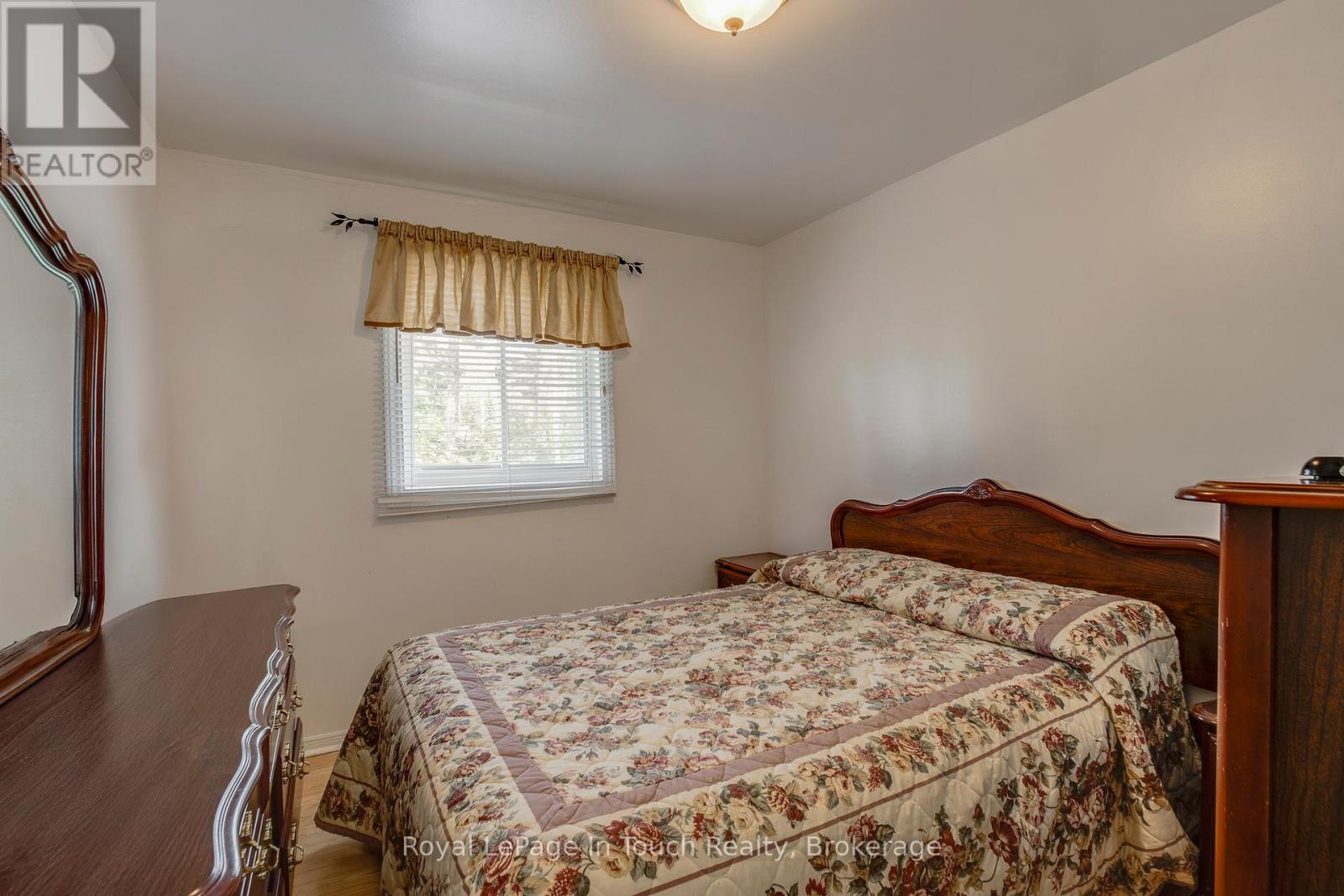 35 Tiny Beaches Road S, Tiny, Ontario  L0L 2J0 - Photo 16 - S13044744