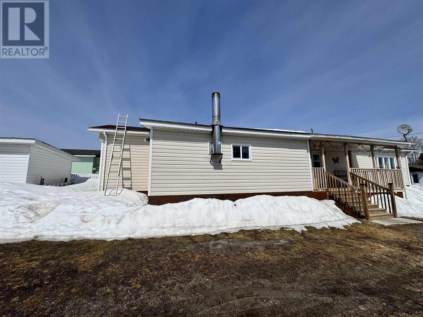 5 Fontaine Dr, Chapleau, Ontario  P0M 1K0 - Photo 3 - SM260708