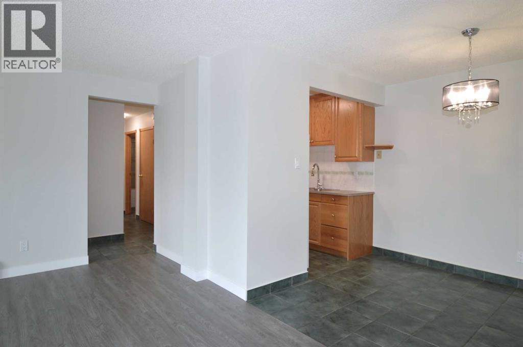 303, 635 56 Avenue Sw, Calgary, Alberta  T2V 0G9 - Photo 5 - A2287910
