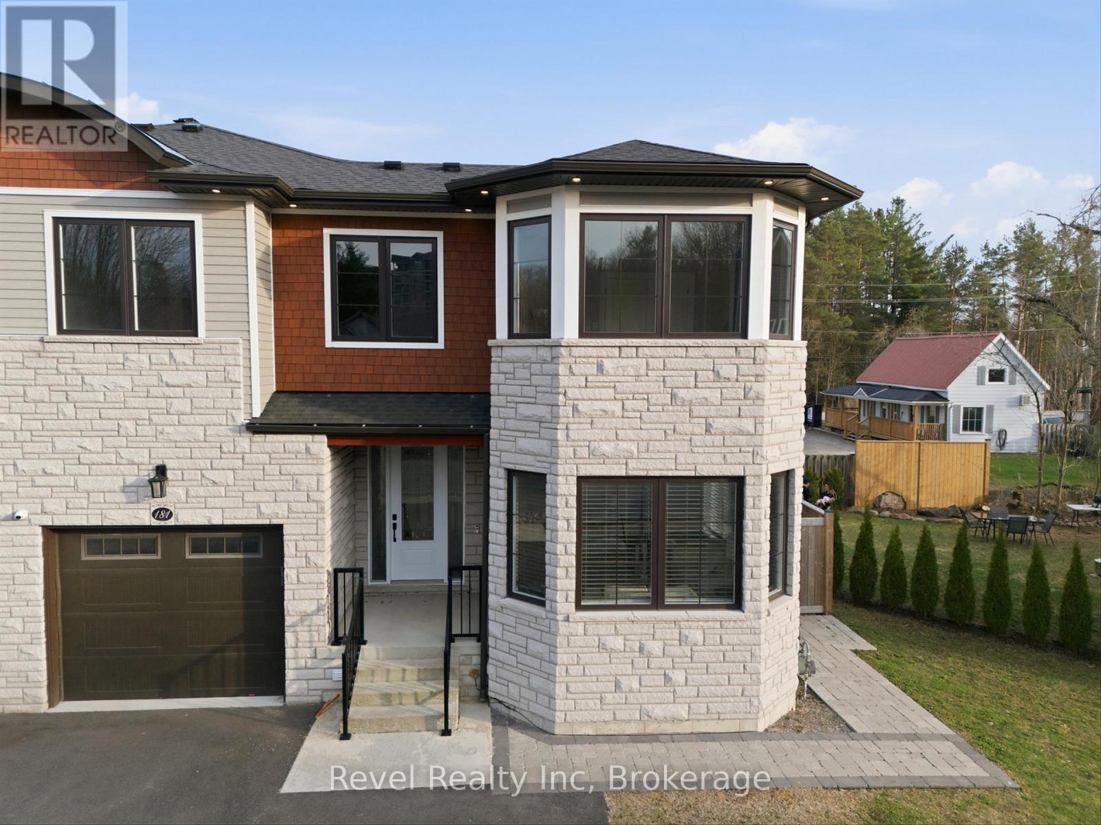 181 ANGLO STREET, Bracebridge, Ontario