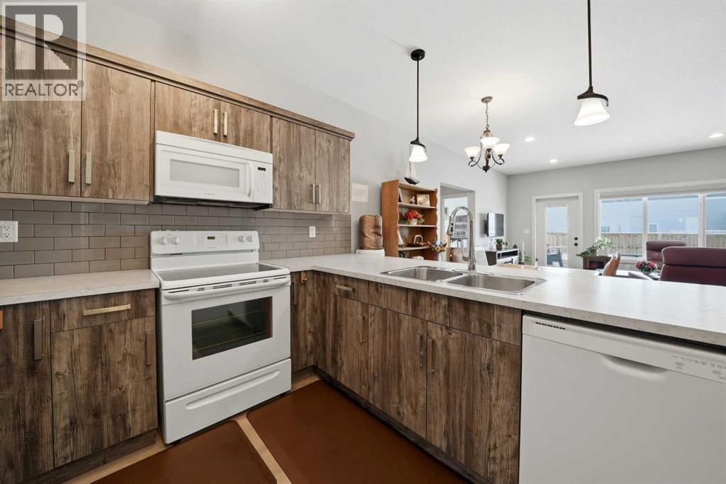 A & B, 58 Valmont Street, Blackfalds, Alberta  T4M 0L2 - Photo 13 - A2298808