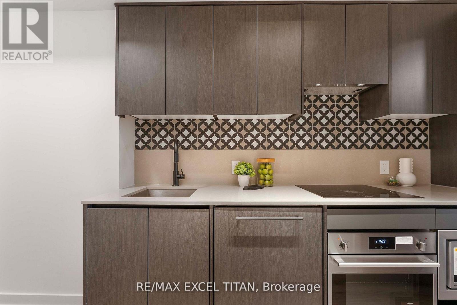 612 - 5 Lakeview Avenue, Toronto, Ontario  M6J 0H3 - Photo 9 - C13044820