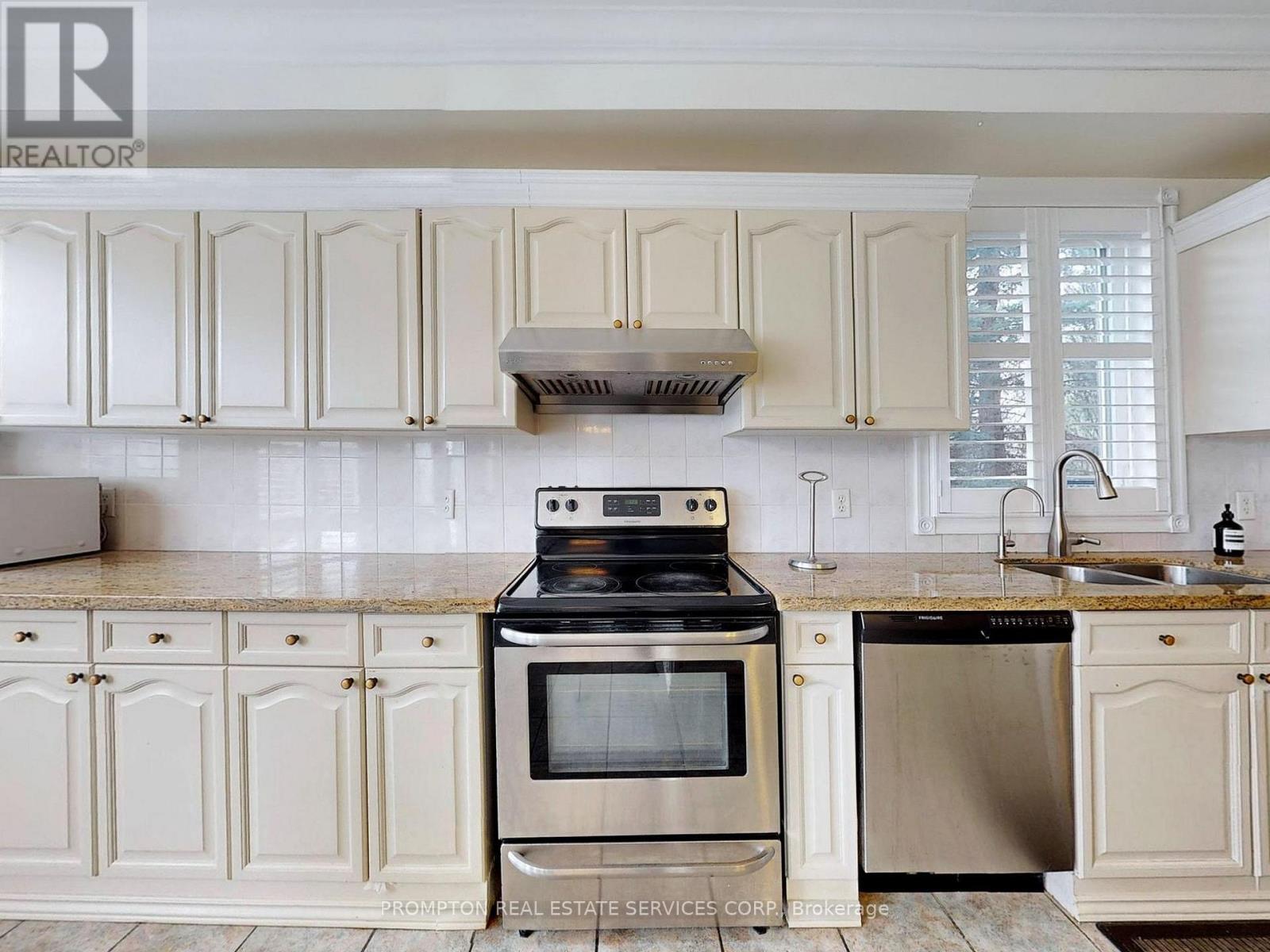 18 Bridleford Court, Markham, Ontario  L3P 7Z2 - Photo 12 - N13044774