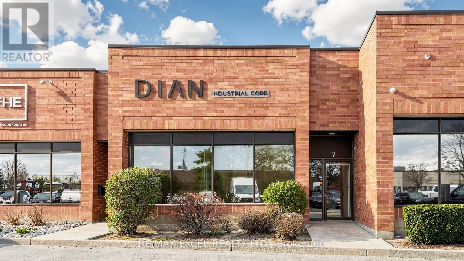 7 - 91 Fernstaff Court, Vaughan, Ontario  L4K 3L9 - Photo 2 - N13044782