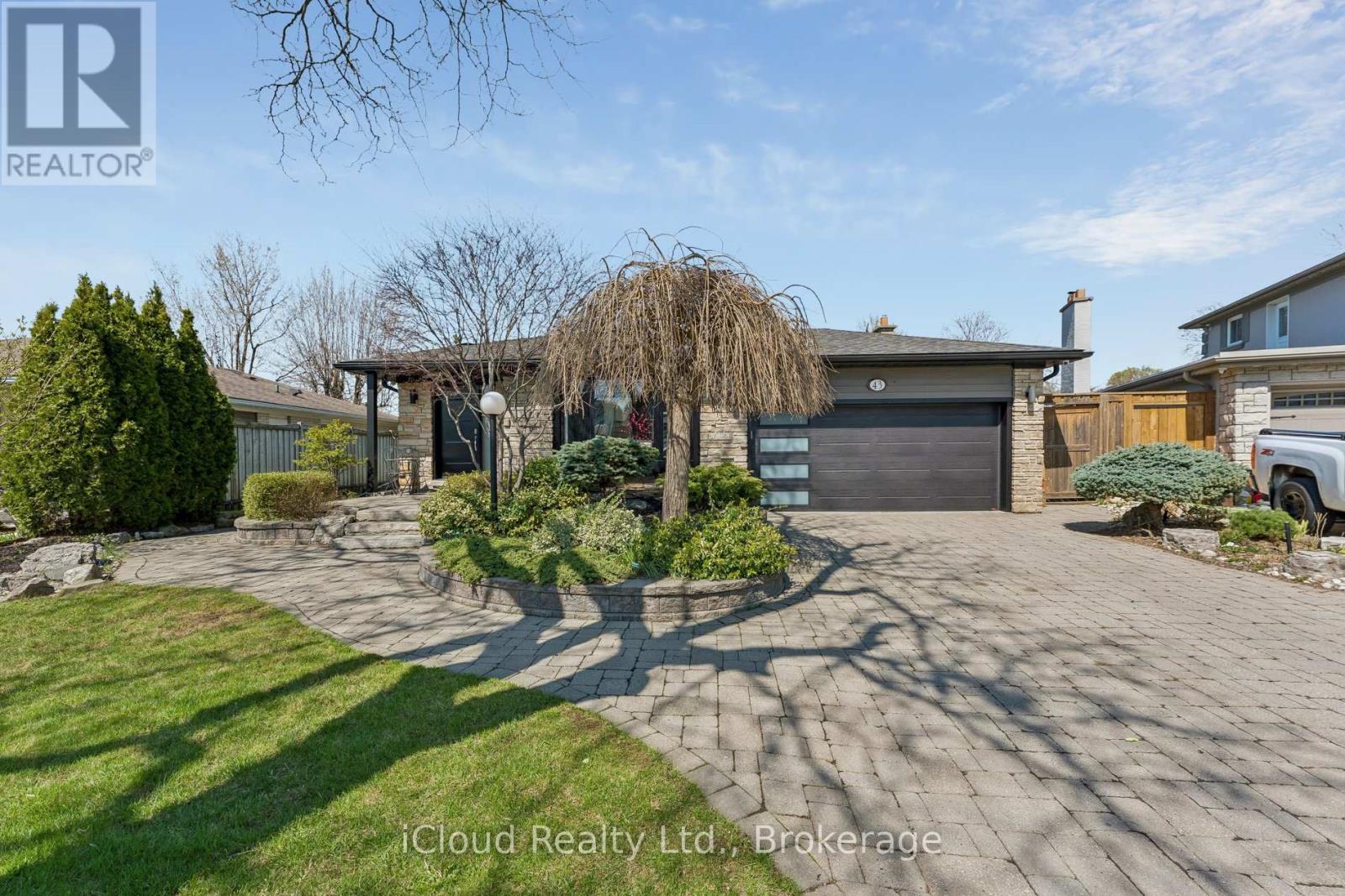 43 FERNDALE CRESCENT, Brampton, Ontario