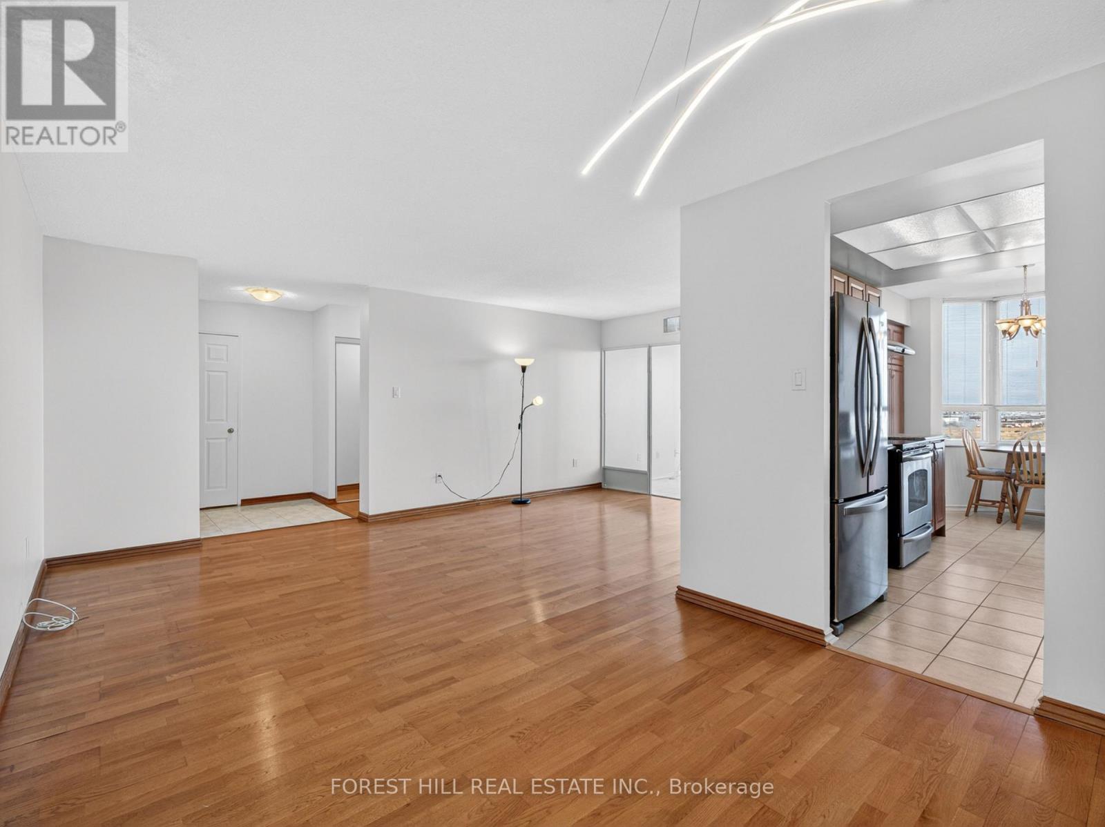 1201 - 100 County Court Boulevard, Brampton, Ontario  L6W 3X1 - Photo 10 - W13043662