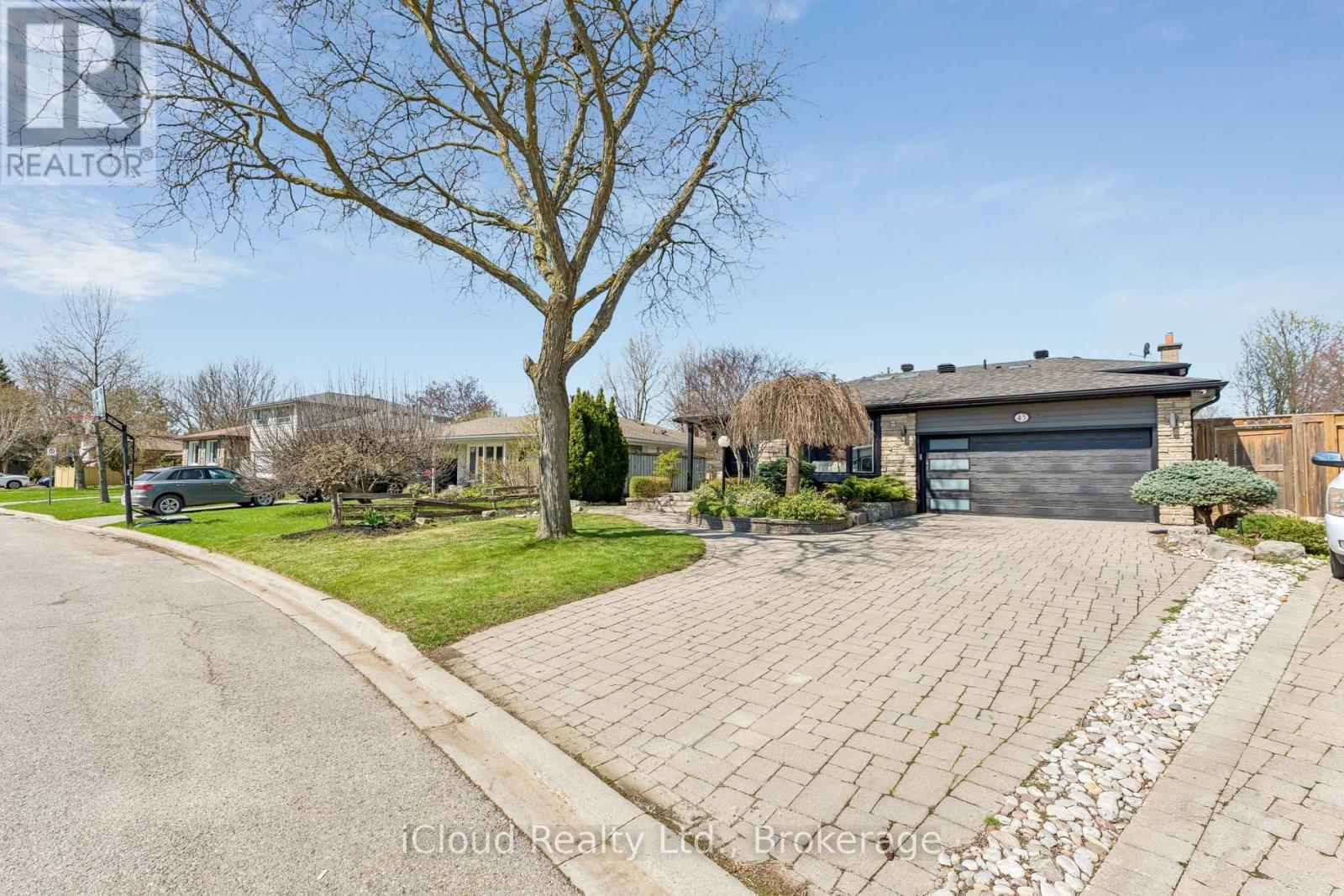 43 Ferndale Crescent, Brampton, Ontario  L6W 1G1 - Photo 4 - W13041332