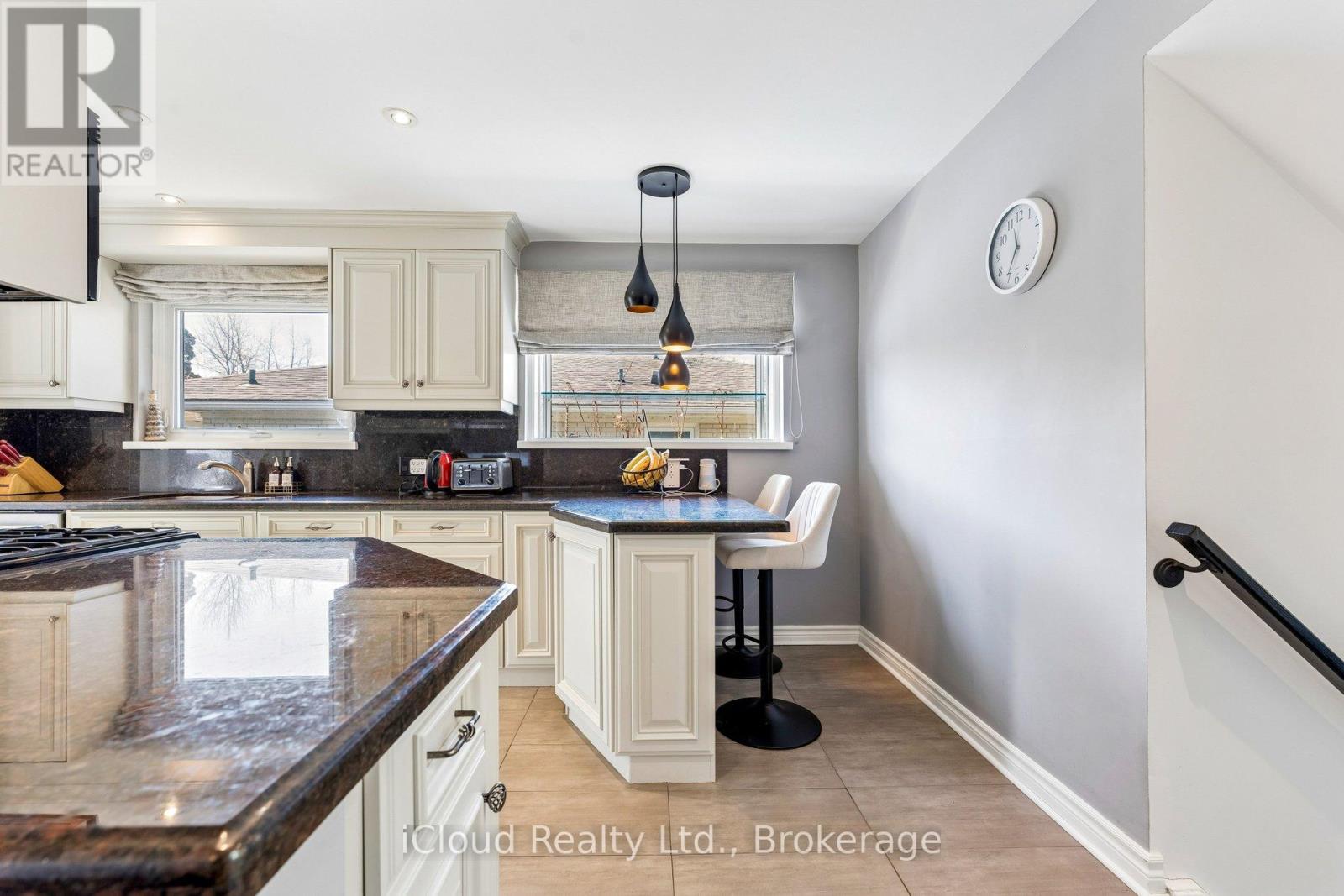 43 Ferndale Crescent, Brampton, Ontario  L6W 1G1 - Photo 15 - W13041332