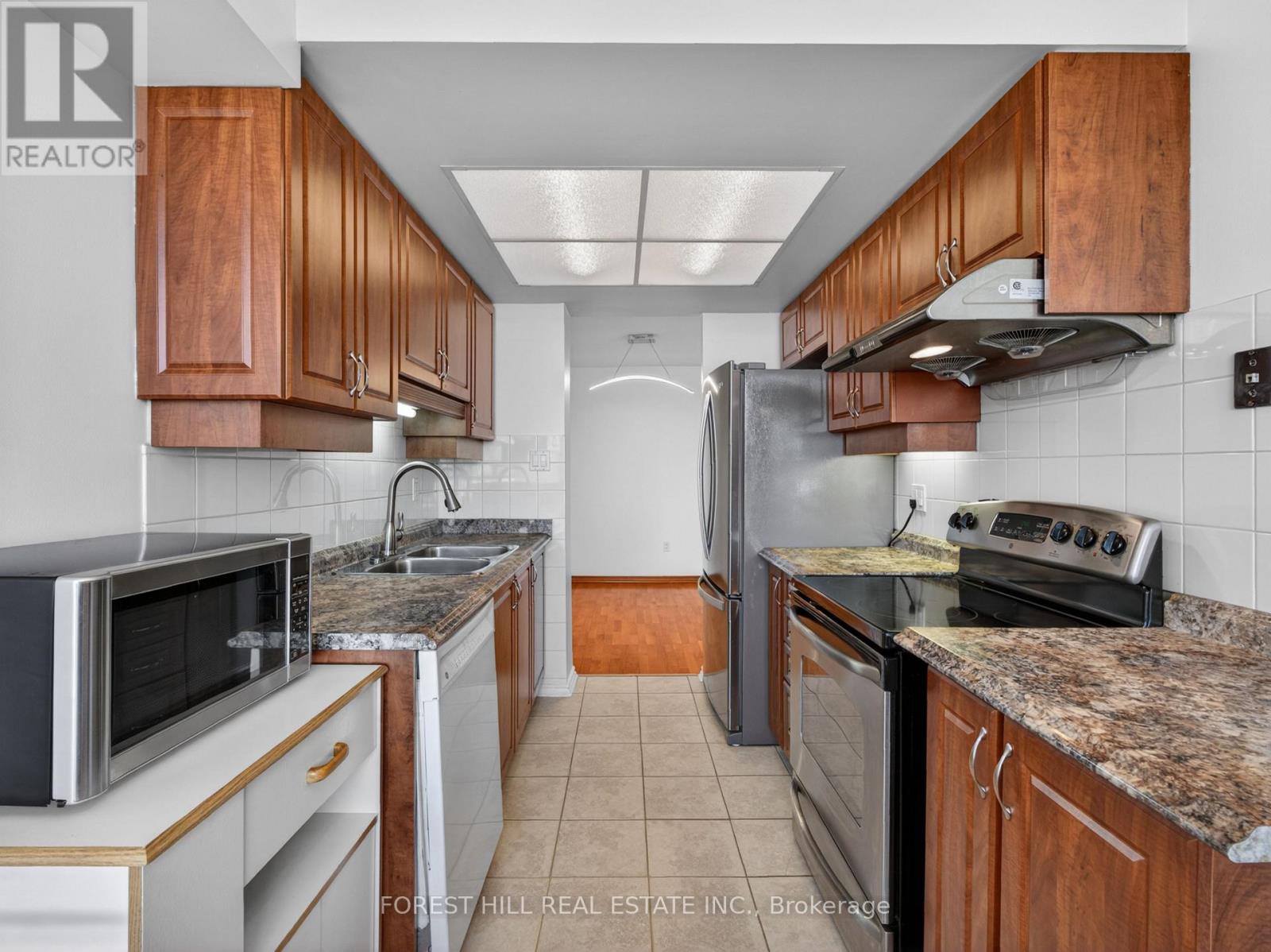 1201 - 100 County Court Boulevard, Brampton, Ontario  L6W 3X1 - Photo 15 - W13043662