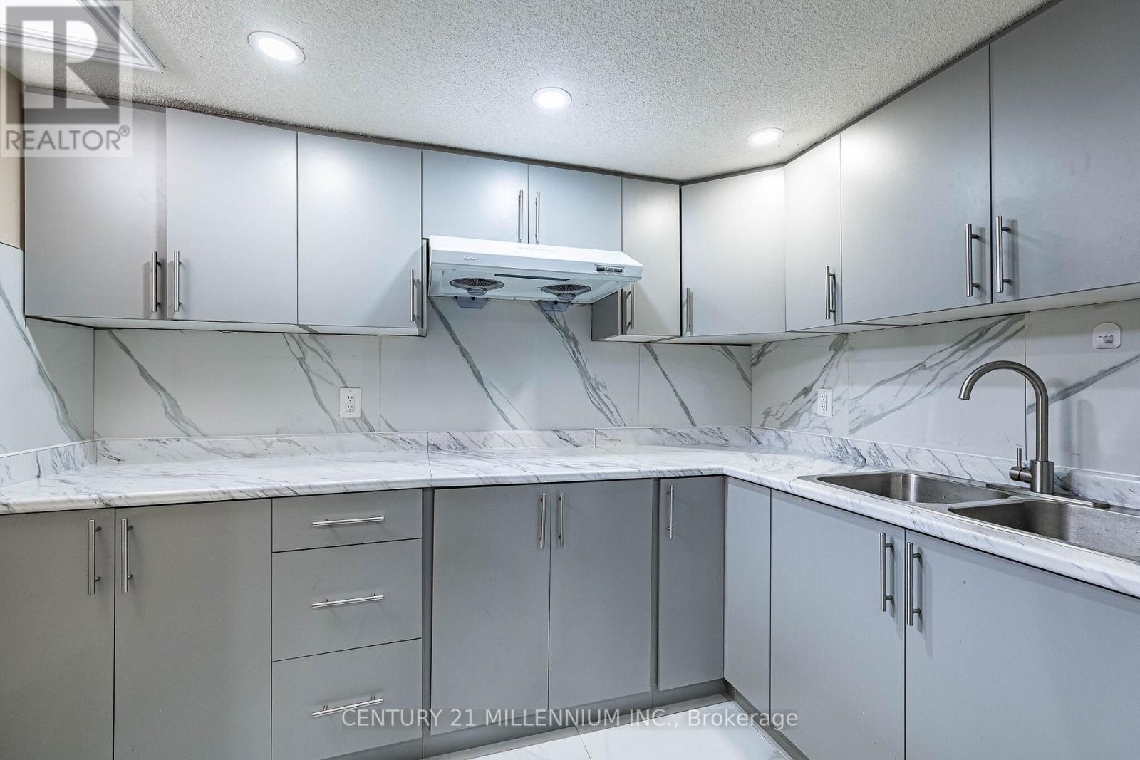 100 Monaco Court, Brampton, Ontario  L7A 1X2 - Photo 31 - W13044788