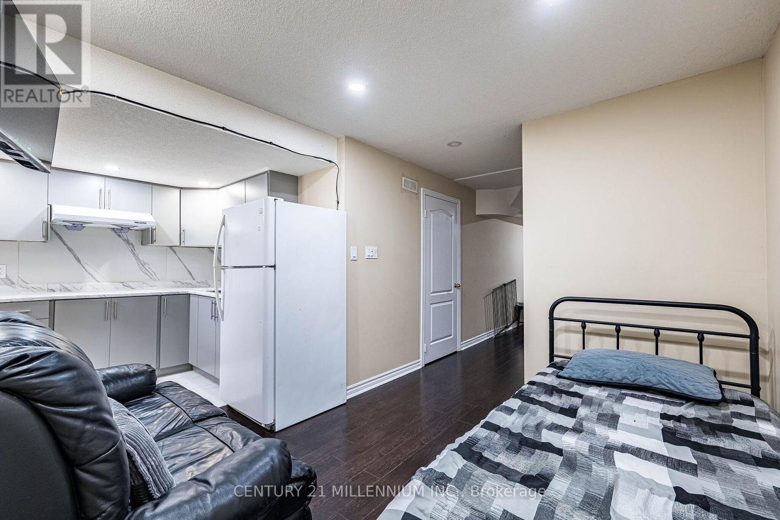 100 Monaco Court, Brampton, Ontario  L7A 1X2 - Photo 33 - W13044788