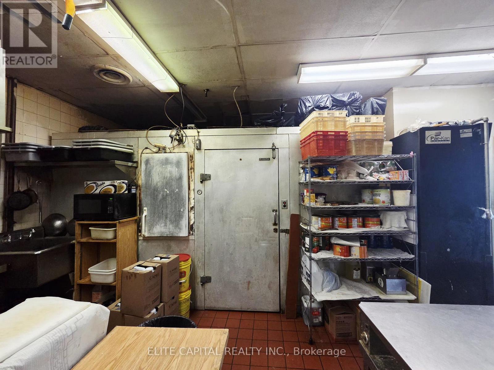 377 Burnhamthorpe Road E, Mississauga, Ontario  L5A 3Y1 - Photo 10 - W13044790