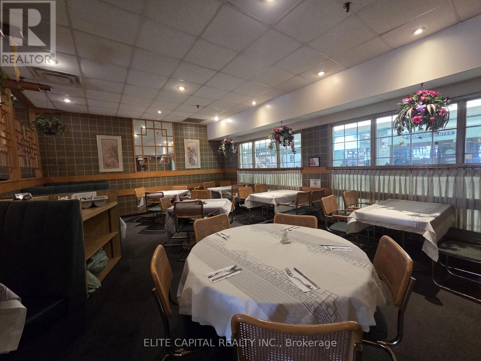 377 Burnhamthorpe Road E, Mississauga, Ontario  L5A 3Y1 - Photo 2 - W13044790