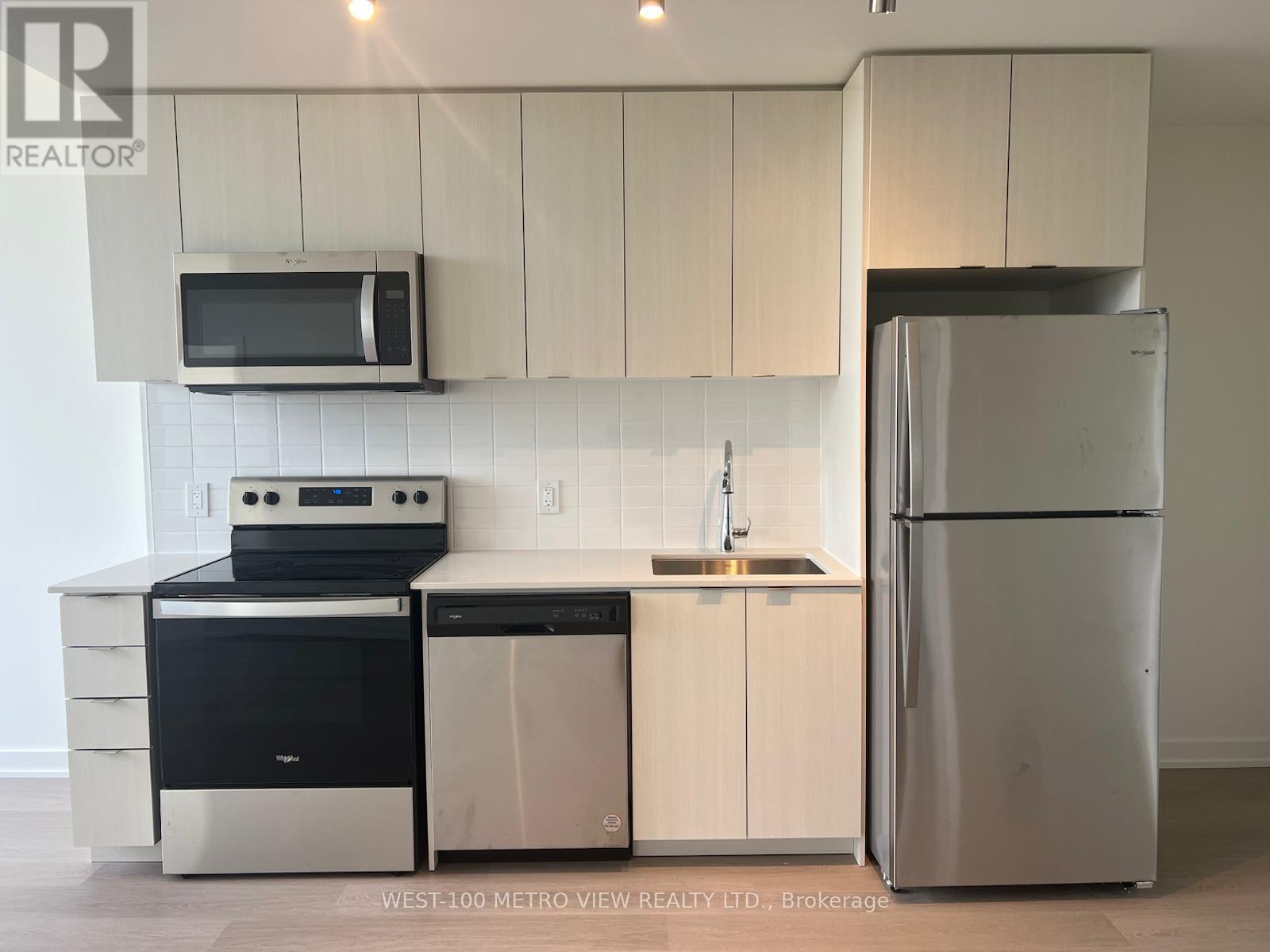 814 - 859 The Queensway, Toronto, Ontario  M8Z 1N8 - Photo 3 - W13044802