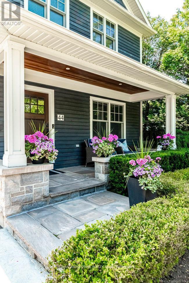 44 Head Street, Oakville, Ontario  L6K 1L5 - Photo 4 - W13044812