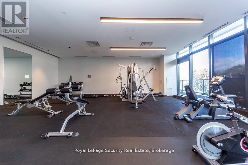 2009 - 1461 Lawrence Avenue W, Toronto, Ontario  M6L 0A6 - Photo 15 - W13044822