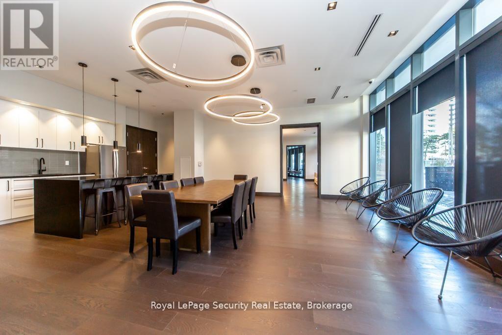 2009 - 1461 Lawrence Avenue W, Toronto, Ontario  M6L 0A6 - Photo 18 - W13044822