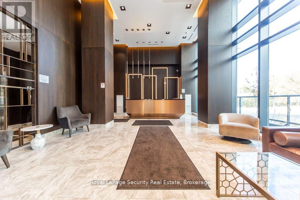 2009 - 1461 Lawrence Avenue W, Toronto, Ontario  M6L 0A6 - Photo 2 - W13044822