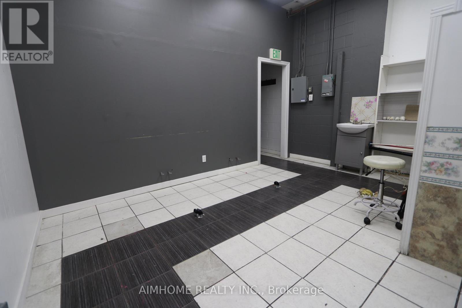 Unit 34 (Part A) - 2580 Shepard Avenue, Mississauga, Ontario  L5A 4K3 - Photo 3 - W13044838