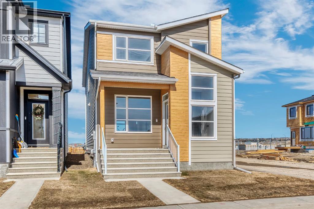 130 Royston Park NW, Calgary, Alberta