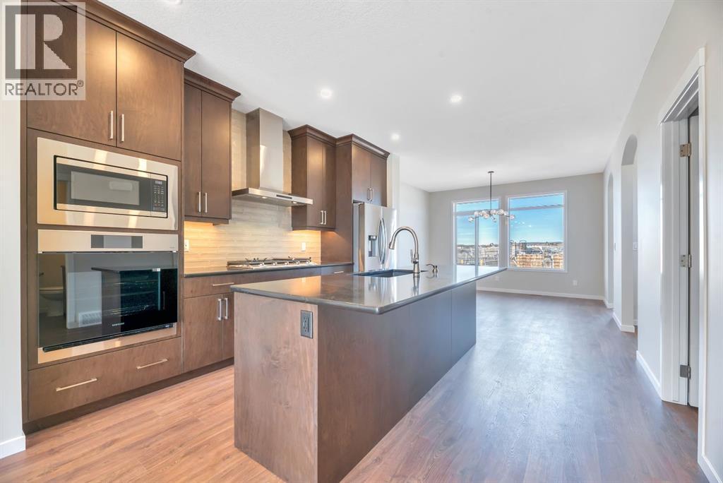 130 Royston Park Nw, Calgary, Alberta  T3L 0G9 - Photo 9 - A2301388
