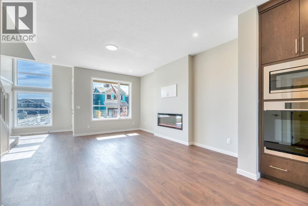 130 Royston Park Nw, Calgary, Alberta  T3L 0G9 - Photo 7 - A2301388