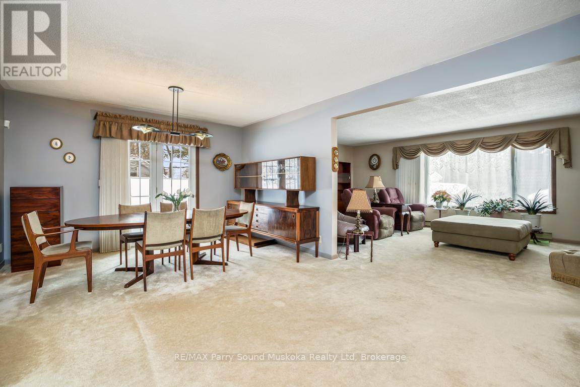 2 Laird Drive, Parry Sound, Ontario  P2A 1P5 - Photo 11 - X12812634