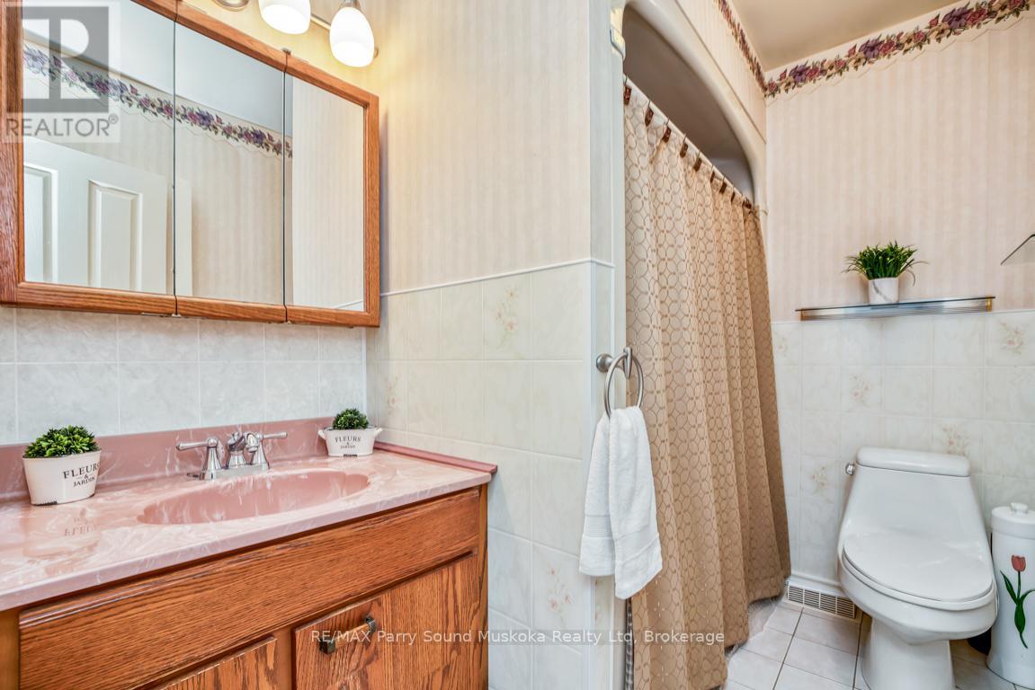 2 Laird Drive, Parry Sound, Ontario  P2A 1P5 - Photo 19 - X12812634