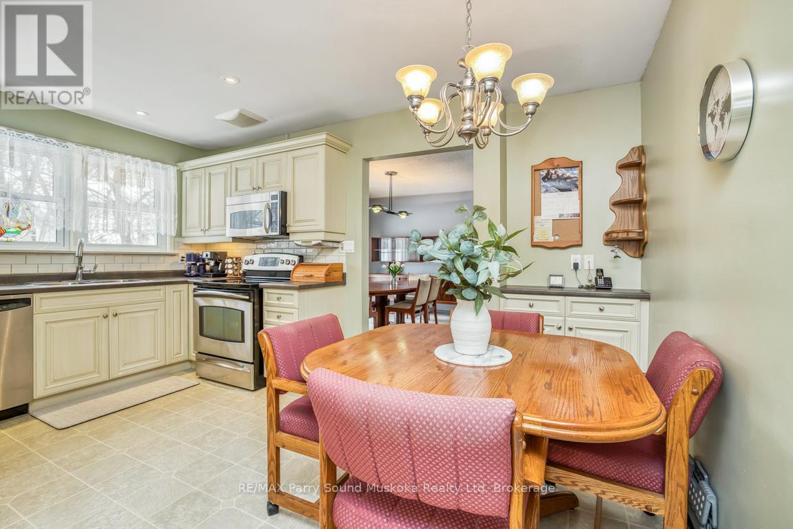 2 Laird Drive, Parry Sound, Ontario  P2A 1P5 - Photo 15 - X12812634