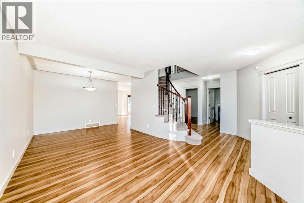 1156 Sherwood Boulevard NW, Calgary, Alberta  T3R 1P3 - Photo 18 - A2280119