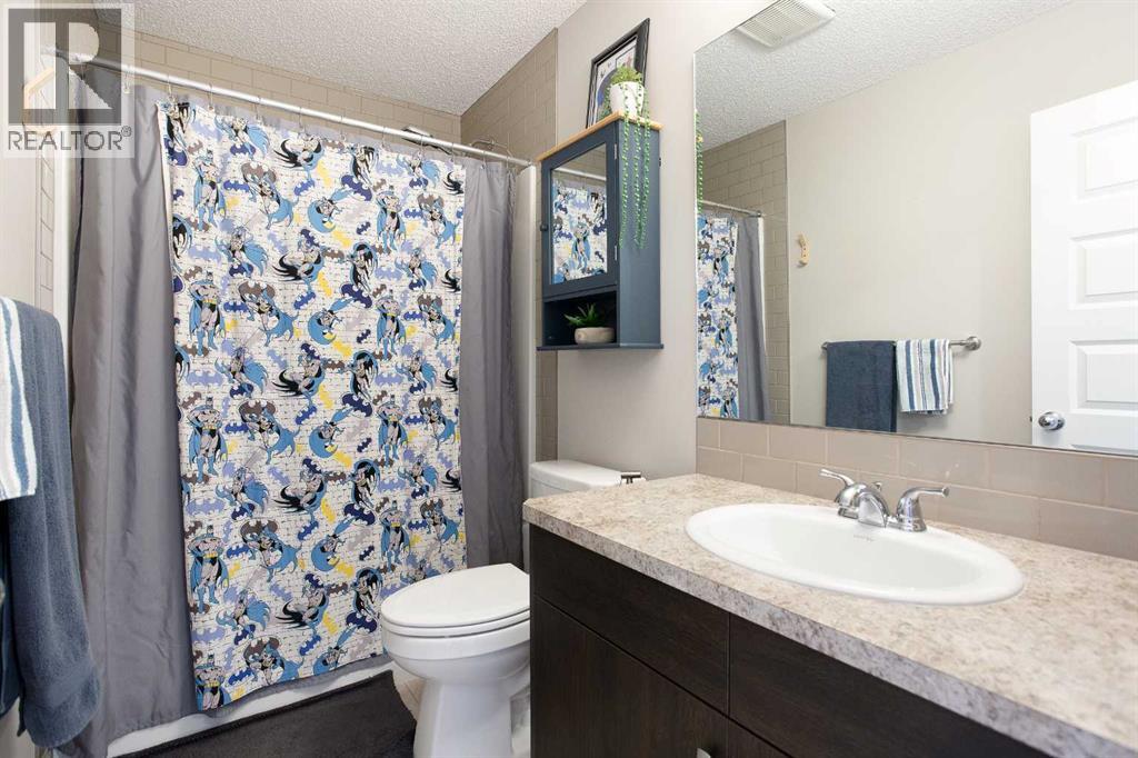 63 Heritage Court, Cochrane, Alberta  T4C 2N5 - Photo 22 - A2288398