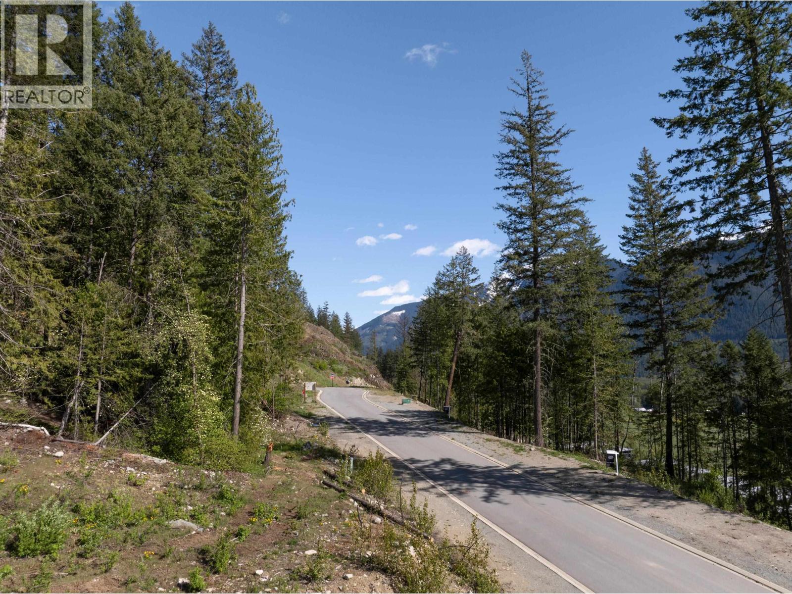 8207 Merlot Peak Drive, Pemberton, British Columbia  V0N 2L3 - Photo 11 - R3115802