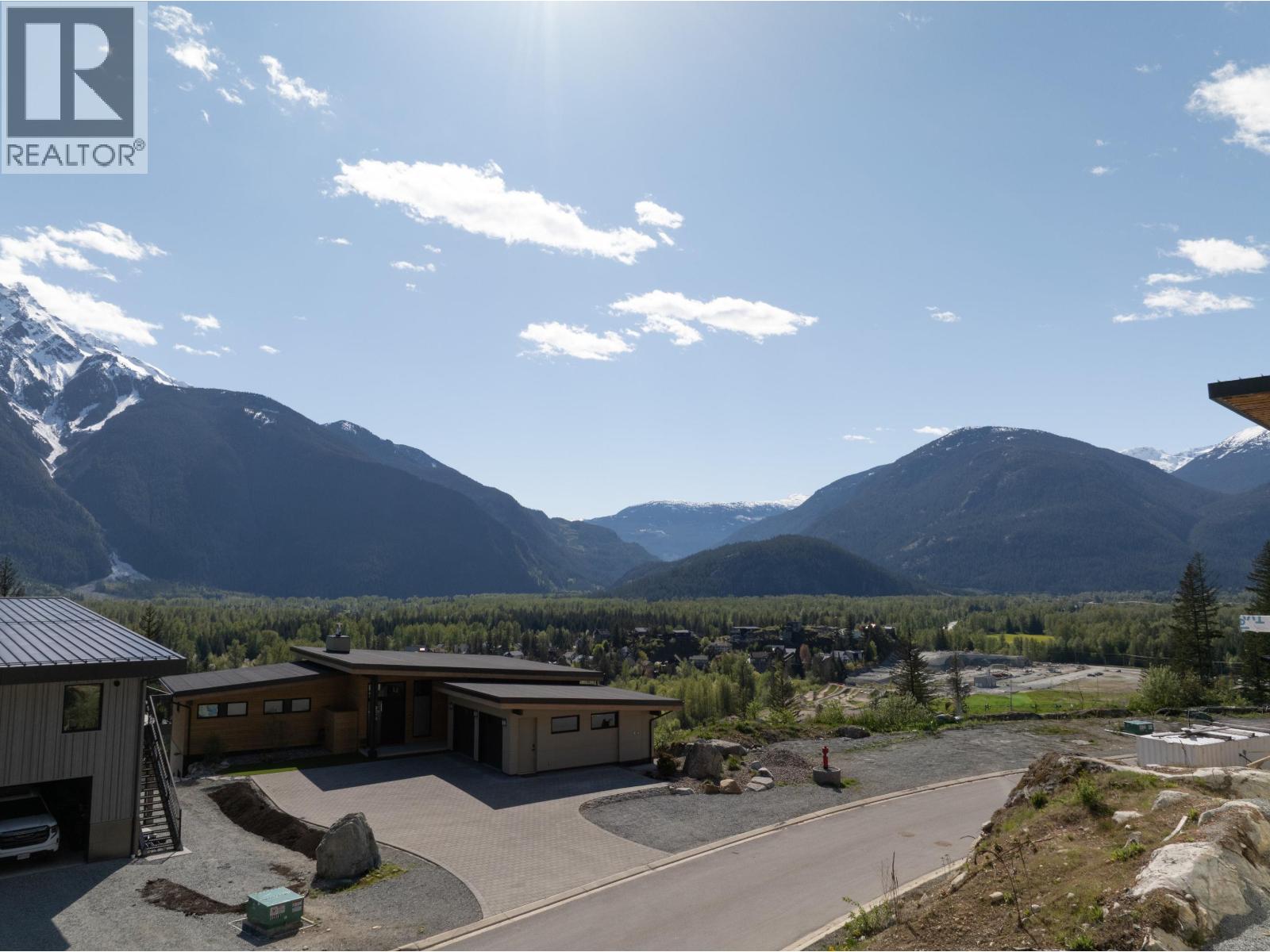 8207 Merlot Peak Drive, Pemberton, British Columbia  V0N 2L3 - Photo 13 - R3115802