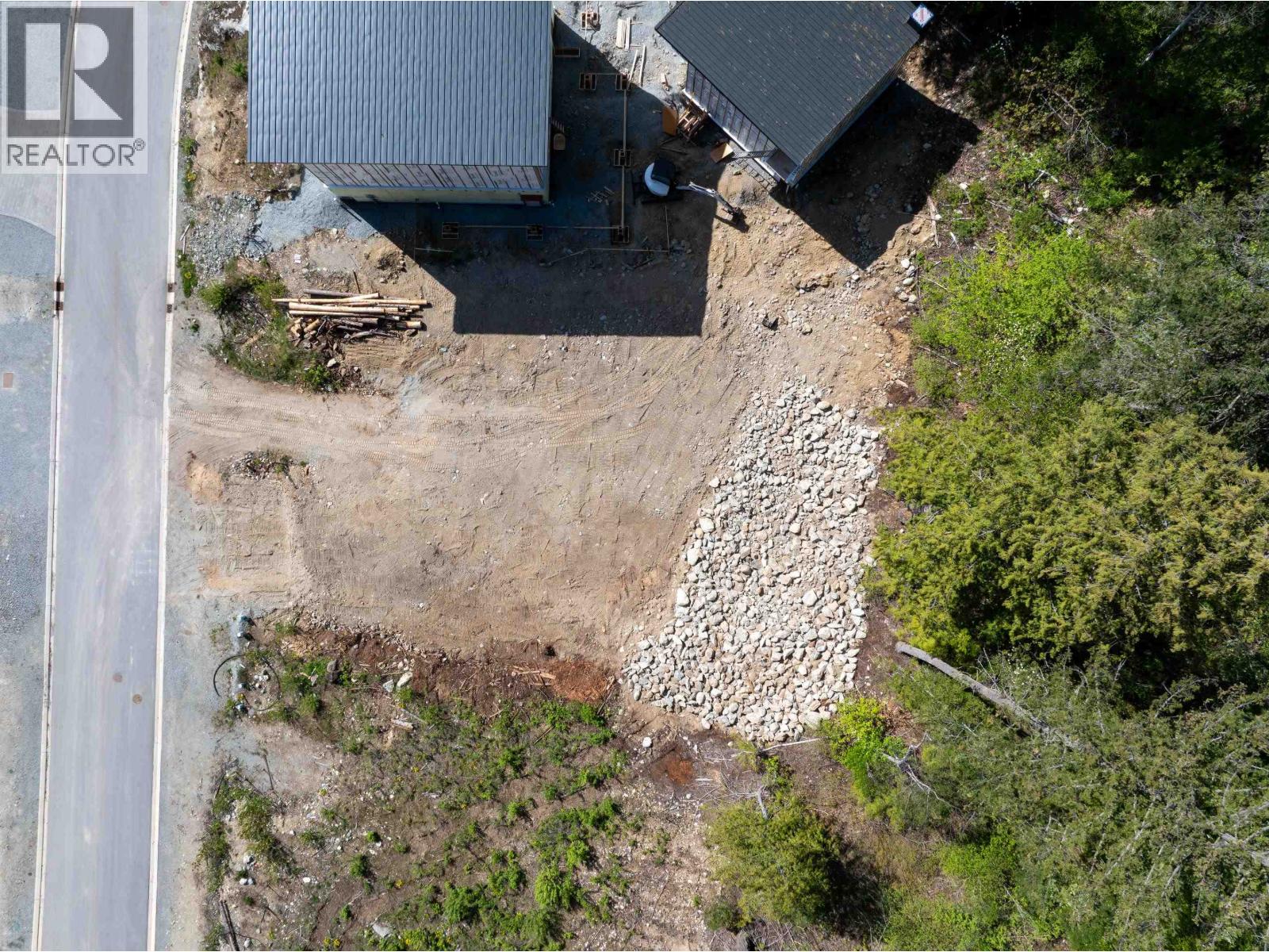 8207 Merlot Peak Drive, Pemberton, British Columbia  V0N 2L3 - Photo 4 - R3115802