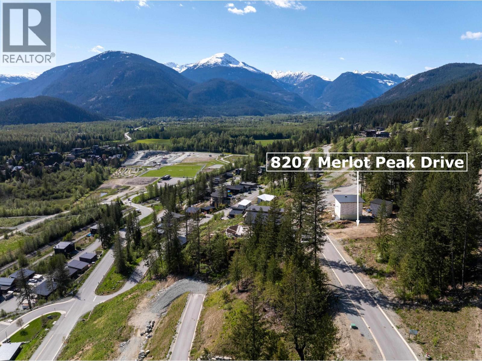 8207 Merlot Peak Drive, Pemberton, British Columbia  V0N 2L3 - Photo 6 - R3115802