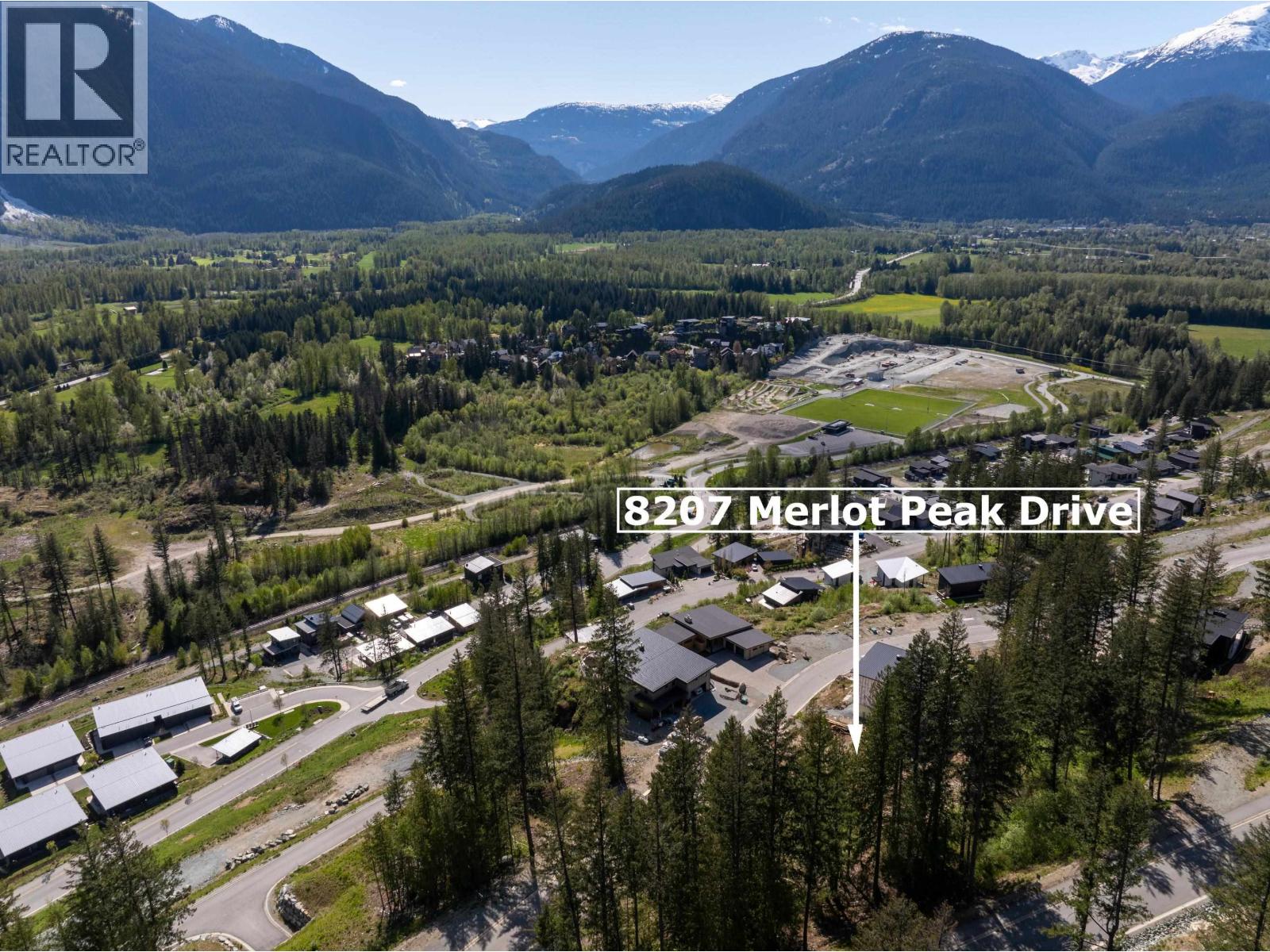 8207 Merlot Peak Drive, Pemberton, British Columbia  V0N 2L3 - Photo 7 - R3115802