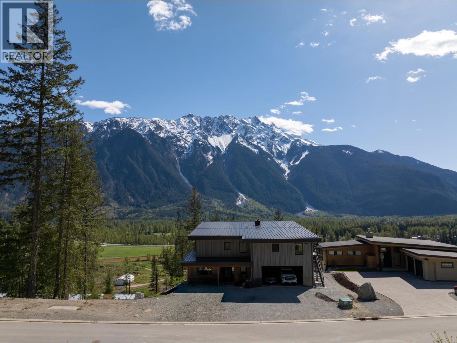 8207 Merlot Peak Drive, Pemberton, British Columbia  V0N 2L3 - Photo 9 - R3115802