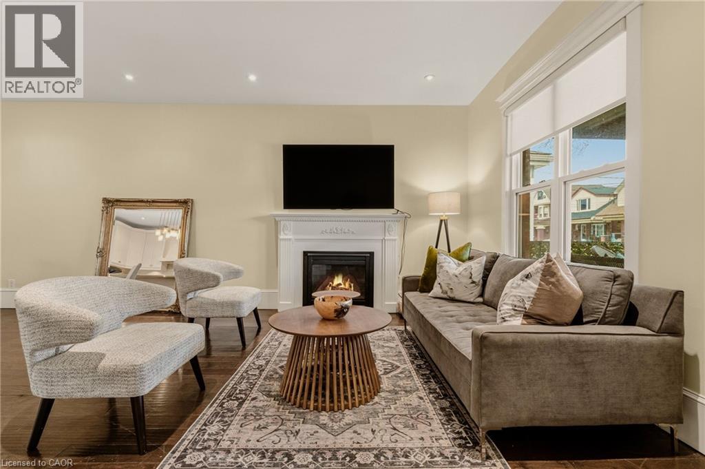 104 Barnesdale Avenue N, Hamilton, Ontario  L8L 6S5 - Photo 2 - 40822157