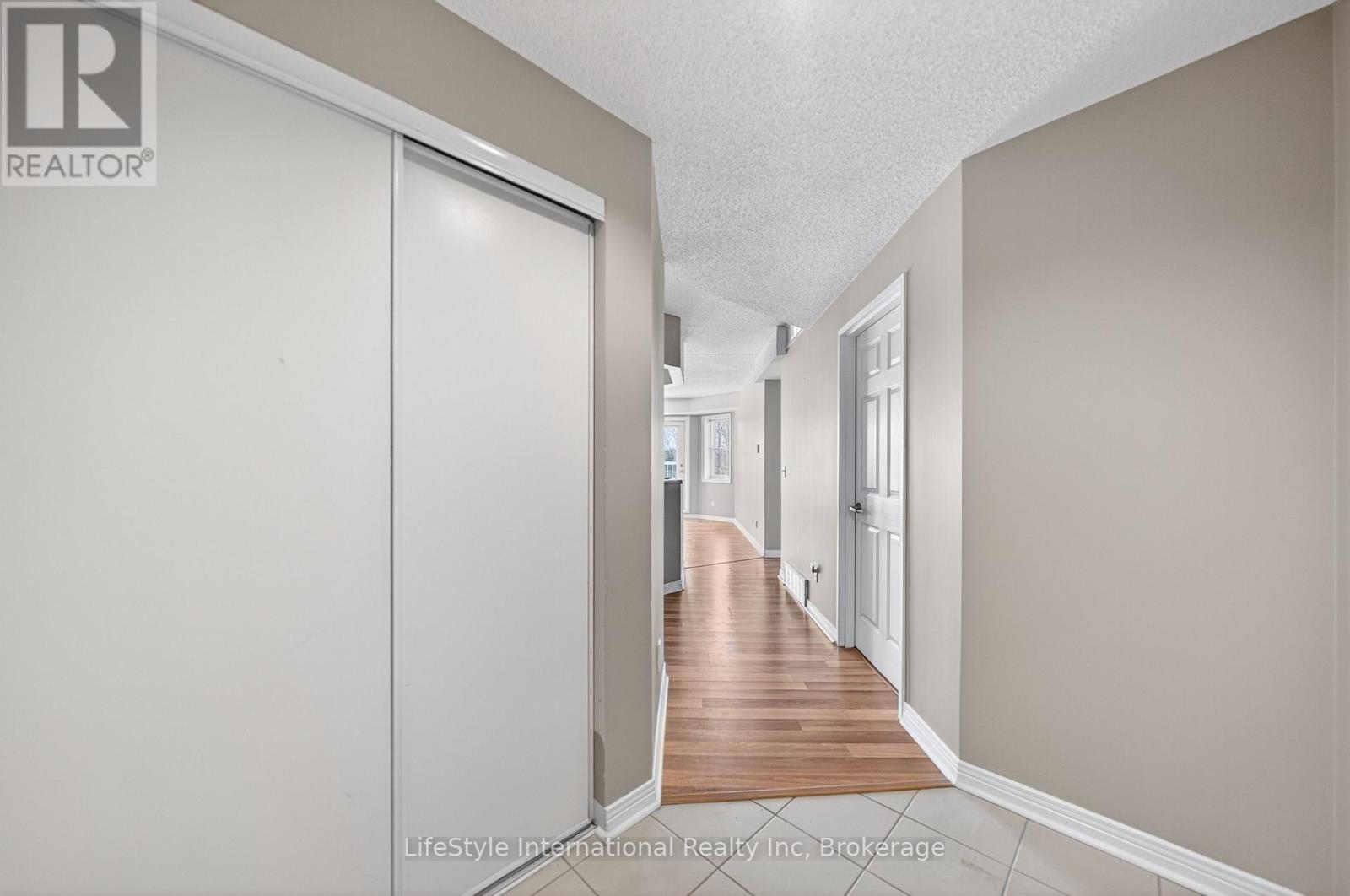 209 - 208 Silvercreek Parkway N, Guelph, Ontario  N1H 8H2 - Photo 3 - X13044846