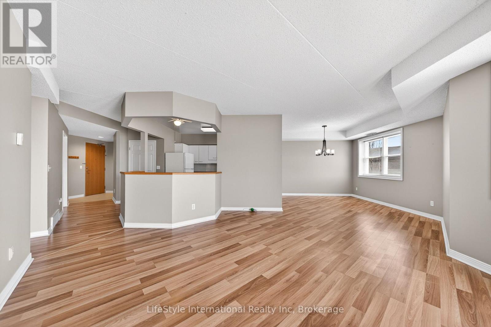 209 - 208 Silvercreek Parkway N, Guelph, Ontario  N1H 8H2 - Photo 6 - X13044846