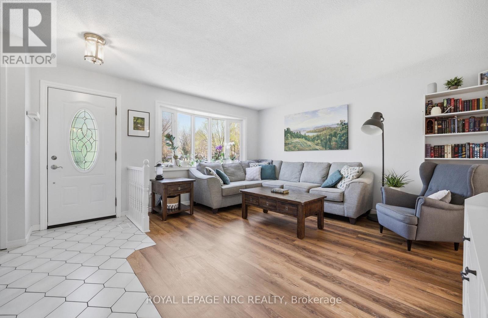 35 Birchpark Drive, Grimsby, Ontario  L3M 4M9 - Photo 4 - X13044874