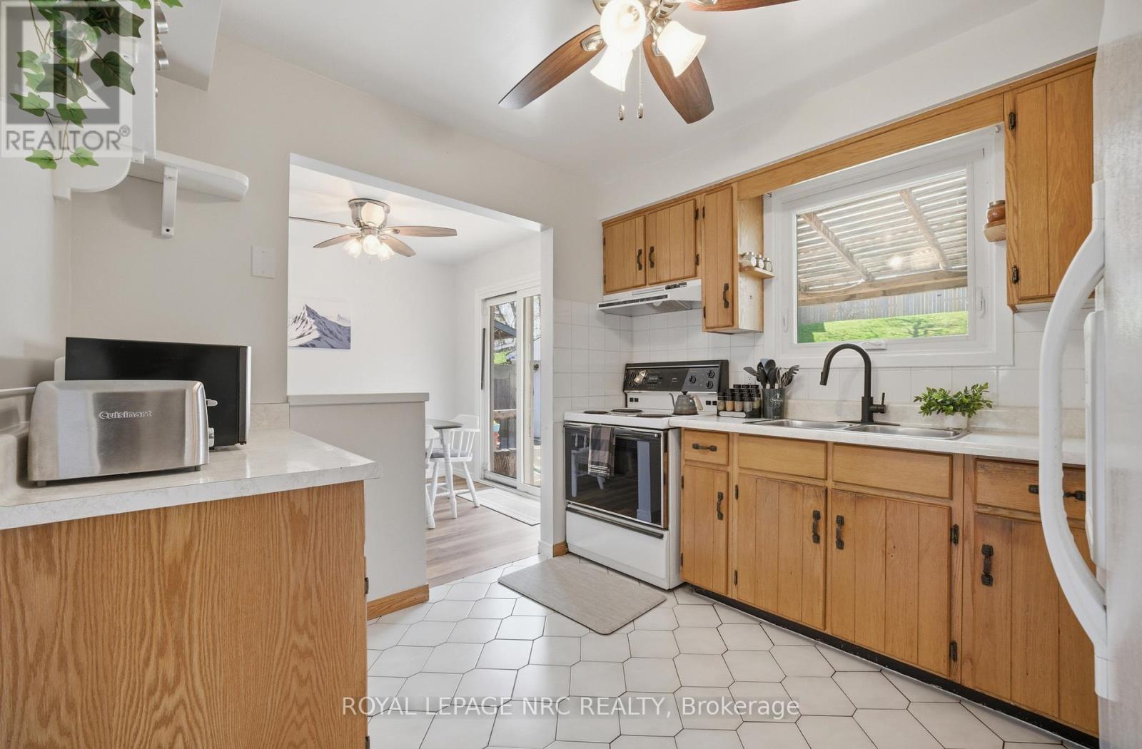 35 Birchpark Drive, Grimsby, Ontario  L3M 4M9 - Photo 7 - X13044874