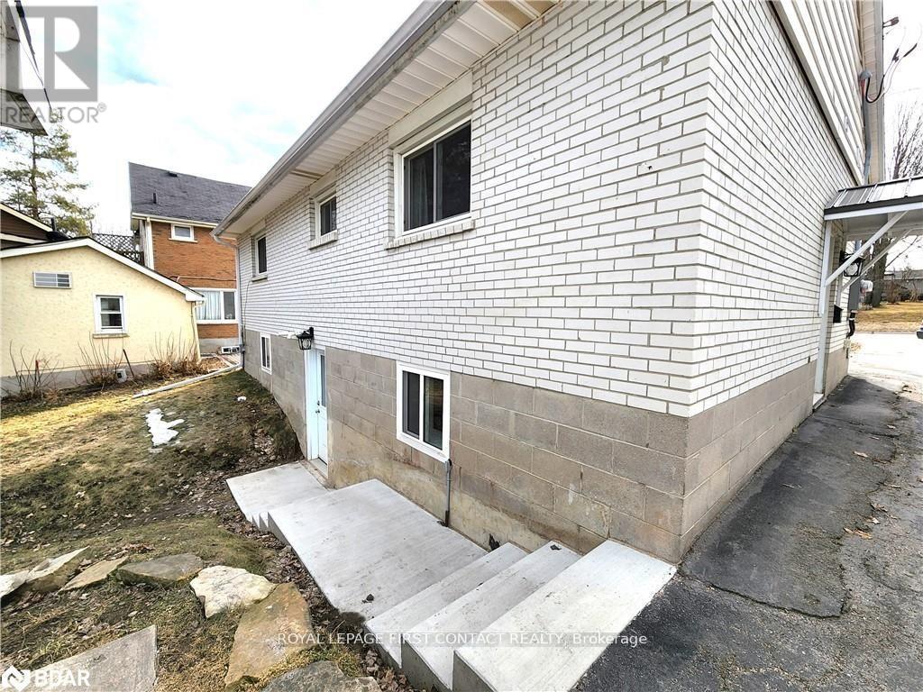 2 - 320 Mississaga Street W, Orillia, Ontario  L3V 3C1 - Photo 6 - S13044868