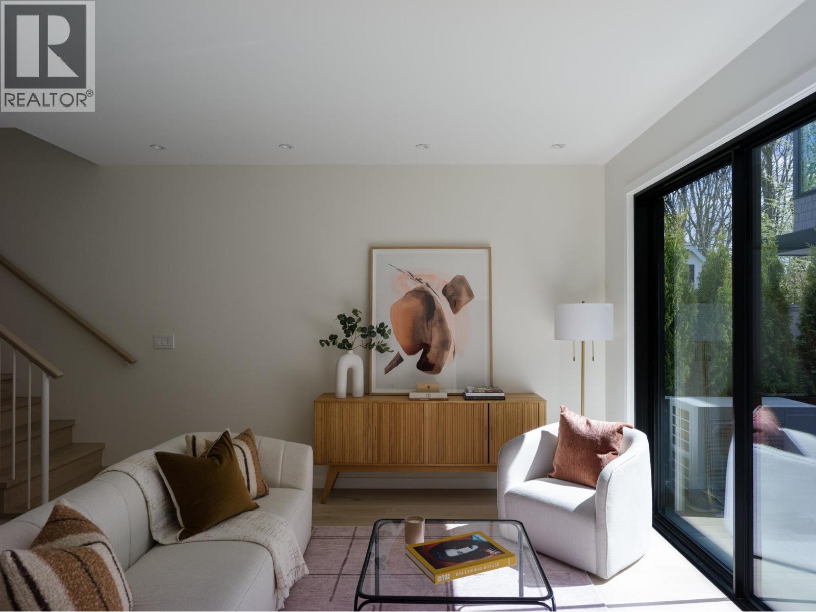 891 E 21st Avenue, Vancouver, British Columbia  V5V 1S3 - Photo 2 - R3113963